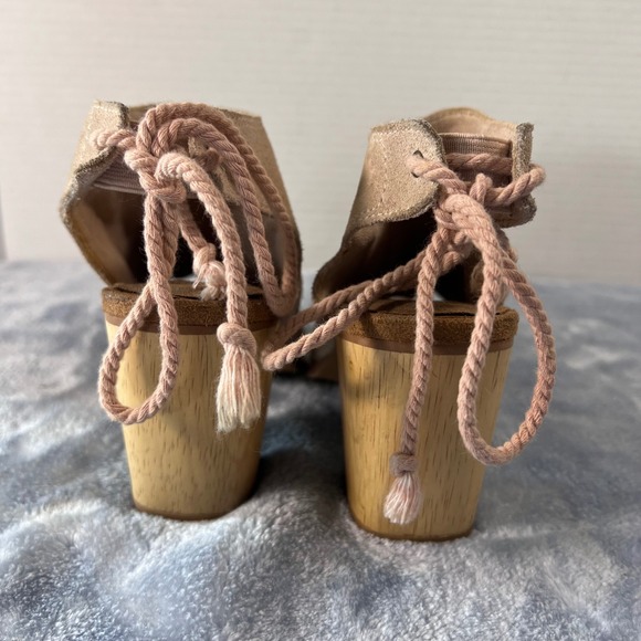 Toms Elba Peep Toe Booties Chunky Heel shoes with Tassels Apricot Suede‎ sz 6 - Picture 10 of 10